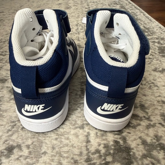 New Boys Nike Court Borough Mid 2 size 3.5 - Picture 6 of 7